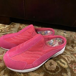 Easy spirit slide ons